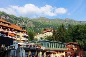 峭壁小镇,隐匿于绝壁间的世外桃源